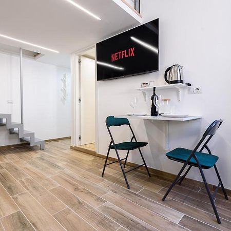 Napoli In Bed Apartment ภายนอก รูปภาพ