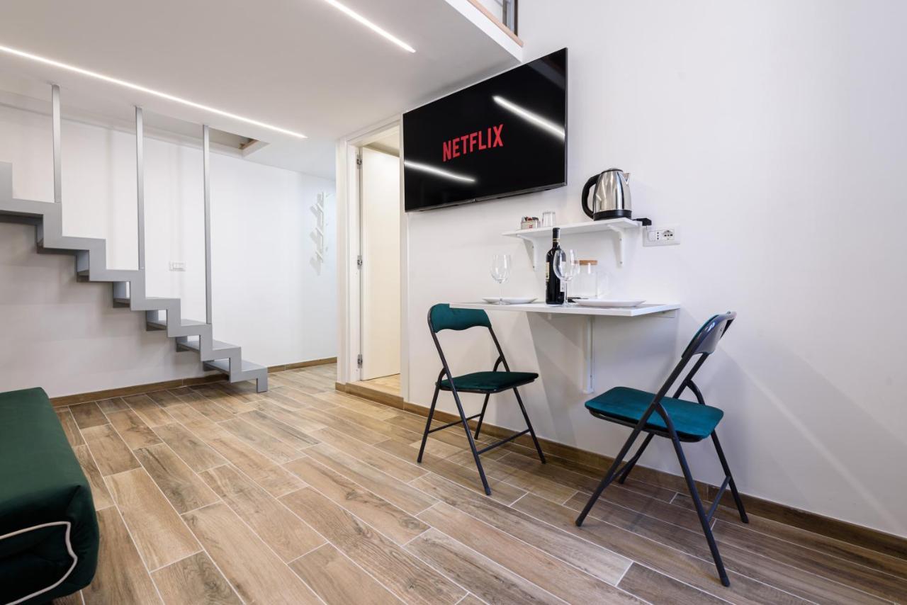 Napoli In Bed Apartment ภายนอก รูปภาพ