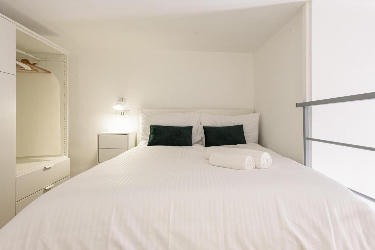 Napoli In Bed Apartment ภายนอก รูปภาพ