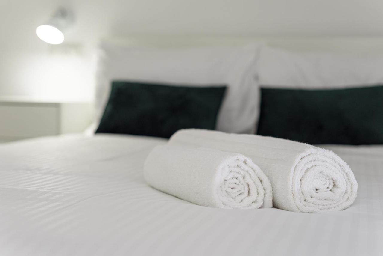 Napoli In Bed Apartment ภายนอก รูปภาพ